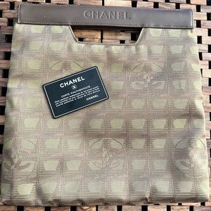Chanel “pinch” close purse